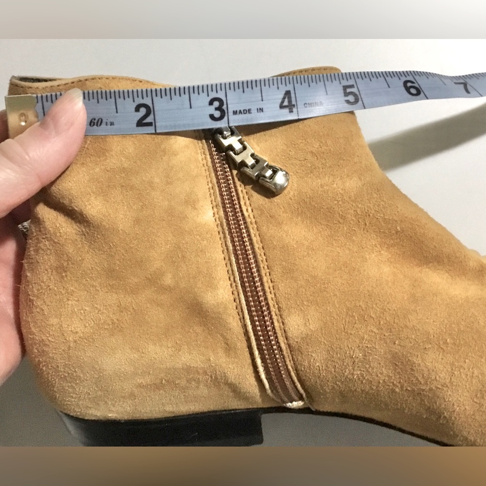 Unique Designer J.W. Anderson 🇮🇹 Ruffle Suede Ankle Booties - Picture 11 of 16